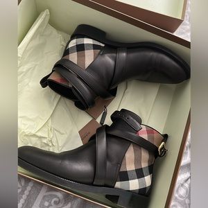Burberry Boots